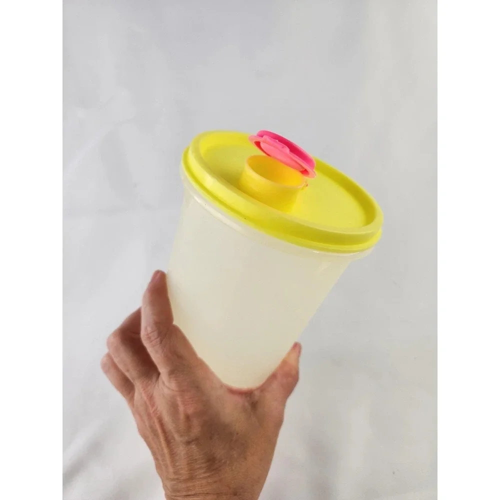 Vtg Tupperware 261-10 Handolier Pitcher Container Lid Pour Spout Juice Shake